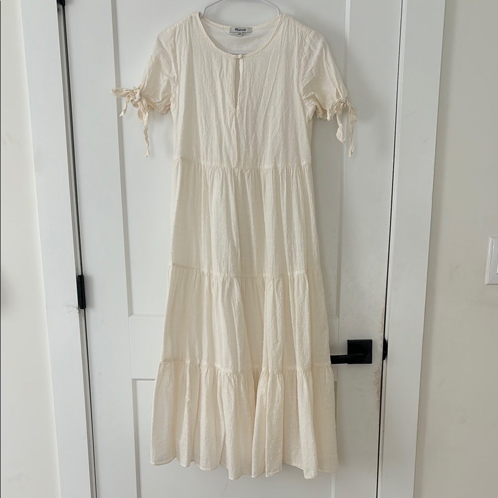 Elegant Cream Midi Dress